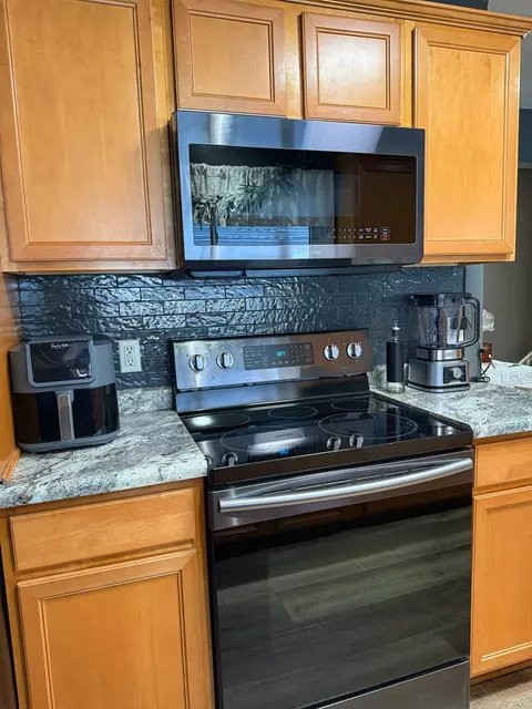 Kitchen - 5016 Deland, Flushing, MI 48433 photo 4 of 5