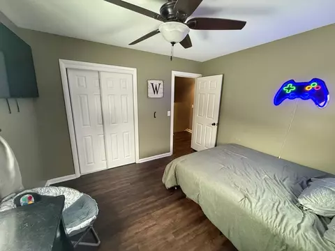 Bedroom - 5016 Deland, Flushing, MI 48433 photo 4 of 5