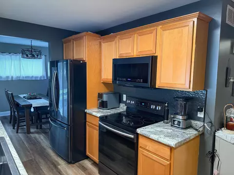 Kitchen - 5016 Deland, Flushing, MI 48433 photo 3 of 5