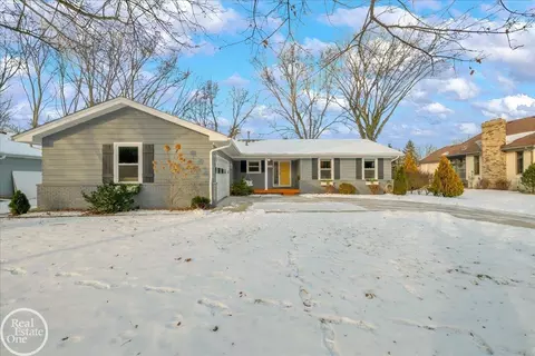 1155 N 6th, Saint Clair, MI 48079