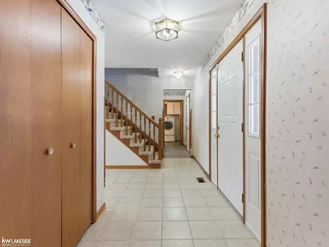 6190 Silverstone, Troy, MI 48085 photo 38