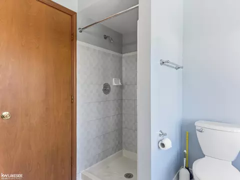 6190 Silverstone, Troy, MI 48085 photo 33