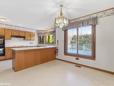 6190 Silverstone, Troy, MI 48085 photo 13