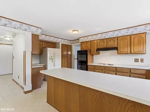 6190 Silverstone, Troy, MI 48085 photo 14