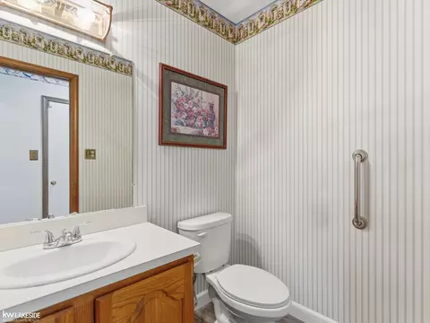 6190 Silverstone, Troy, MI 48085 photo 35