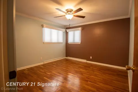 Bedroom - 605 Hut West Dr, Flushing, MI 48433 photo 3 of 3