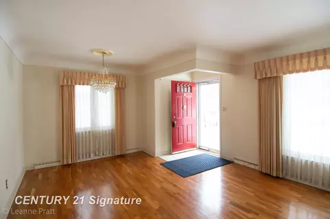 Living - 605 Hut West Dr, Flushing, MI 48433 photo 2 of 2