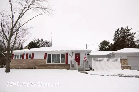 Exterior - 605 Hut West Dr, Flushing, MI 48433 photo 2 of 5