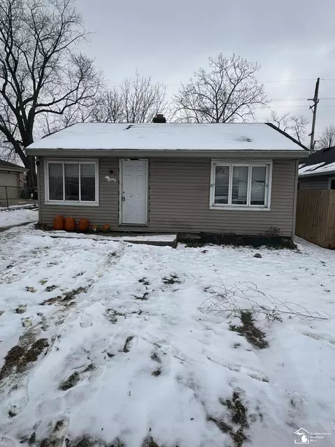 1109 Adams, Monroe, MI 48161