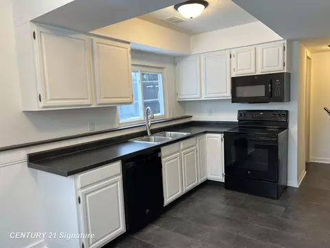 Kitchen - 335 Beach, Mount Morris, MI 48458 photo 2 of 2