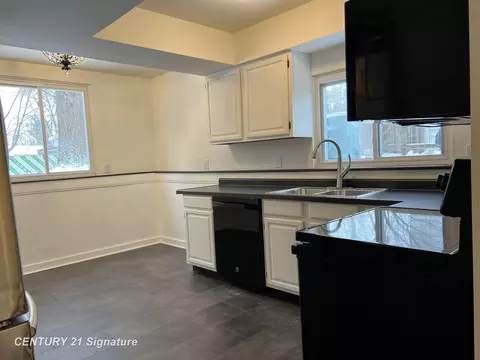 Kitchen - 335 Beach, Mount Morris, MI 48458 photo 1 of 2