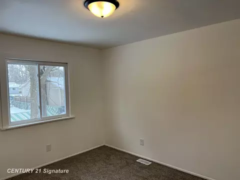 Bedroom - 335 Beach, Mount Morris, MI 48458 photo 1 of 4