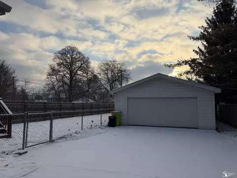 Exterior - 28401 Seneca, Flat Rock, MI 48134 photo 3 of 5