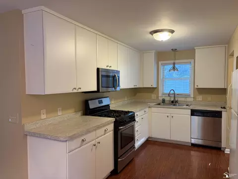 Kitchen - 28401 Seneca, Flat Rock, MI 48134 photo 1 of 1