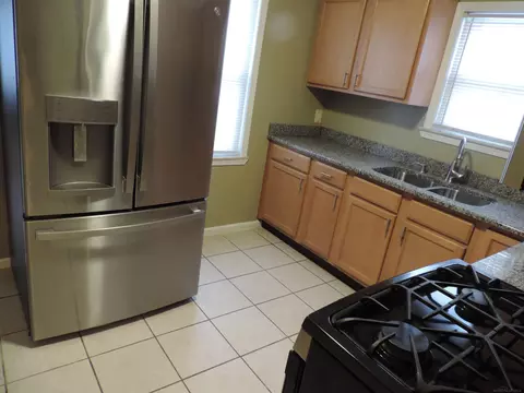 Kitchen - 11036 Stephens, Warren, MI 48089 photo 3 of 4