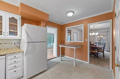 Kitchen - 1003 Bedford, Grosse Pointe Park, MI 48230 photo 1 of 4