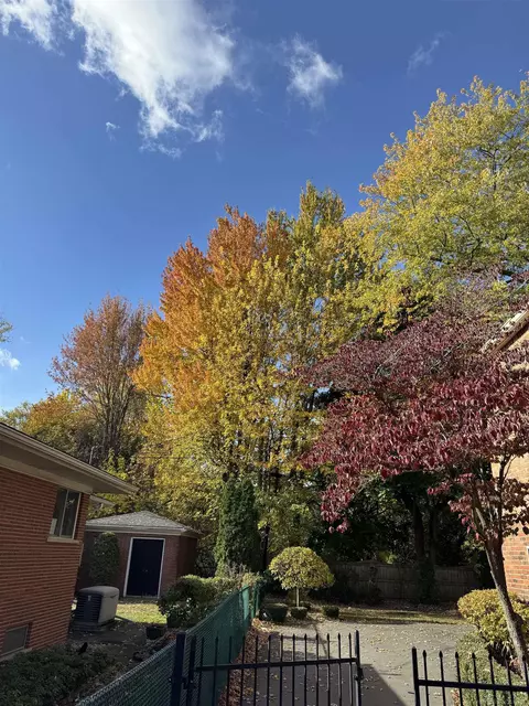 Exterior - 1003 Bedford, Grosse Pointe Park, MI 48230 photo 12 of 16