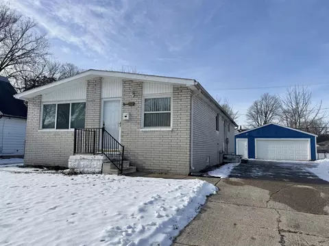 122 Meadle, Mount Clemens, MI 48043