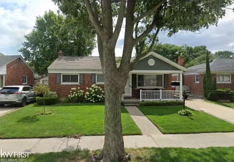 22924 Port, Saint Clair Shores, MI 48082