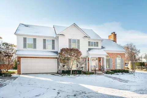 926 Lochmoor, Grosse Pointe Woods, MI 48236