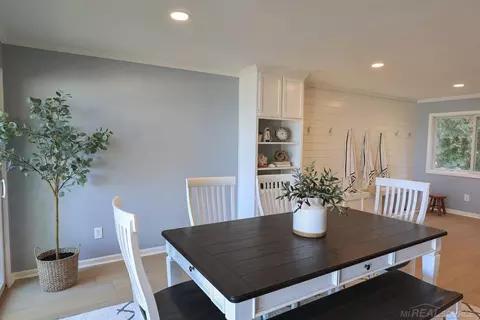 Dining - 2769 Lakeshore, Applegate, MI 48401 photo 3 of 5