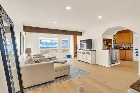 Living - 2769 Lakeshore, Applegate, MI 48401 photo 2 of 8