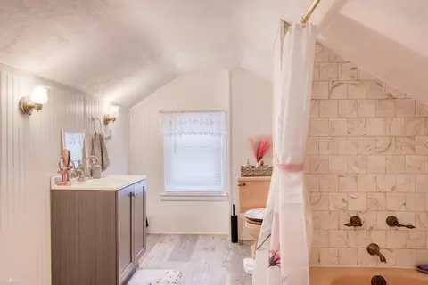 Bath - 701 N N Pne, Owosso, MI 48867 photo 1 of 3