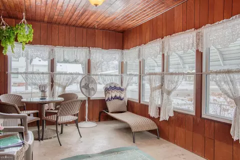 Exterior - 701 N N Pne, Owosso, MI 48867 photo 1 of 5
