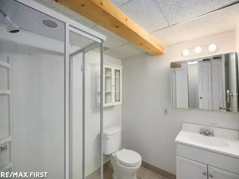 Bath - 18765 Riverside Gln, Macomb, MI 48044 photo 5 of 5