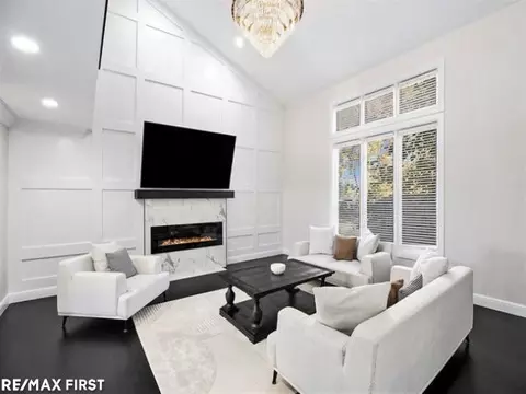 Living - 18765 Riverside Gln, Macomb, MI 48044 photo 2 of 4