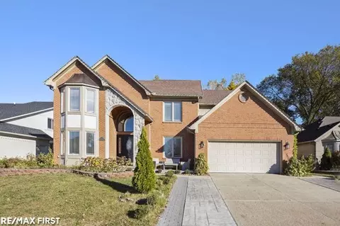 Exterior - 18765 Riverside Gln, Macomb, MI 48044 photo 2 of 5