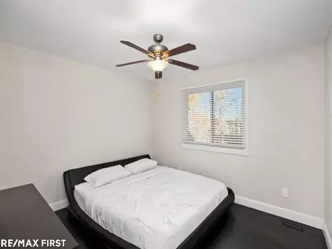 Bedroom - 18765 Riverside Gln, Macomb, MI 48044 photo 7 of 8