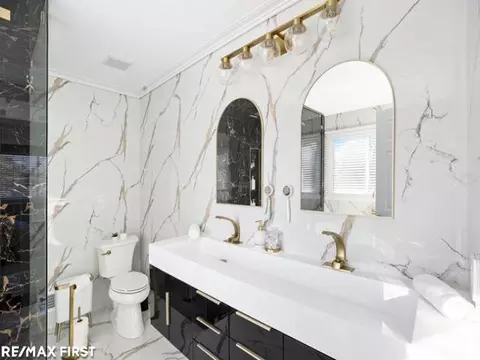 Bath - 18765 Riverside Gln, Macomb, MI 48044 photo 2 of 5