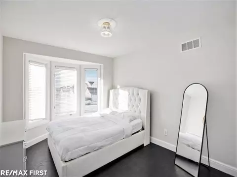 Bedroom - 18765 Riverside Gln, Macomb, MI 48044 photo 1 of 8