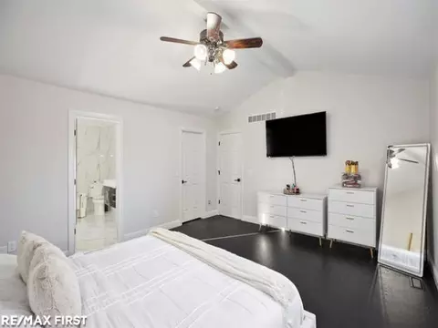 Bedroom - 18765 Riverside Gln, Macomb, MI 48044 photo 6 of 8
