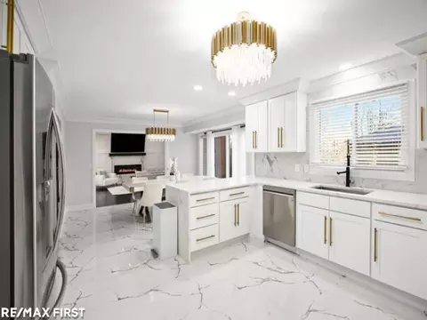 Kitchen - 18765 Riverside Gln, Macomb, MI 48044 photo 2 of 3