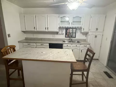 Kitchen - 704 Isham, Owosso, MI 48867 photo 2 of 3