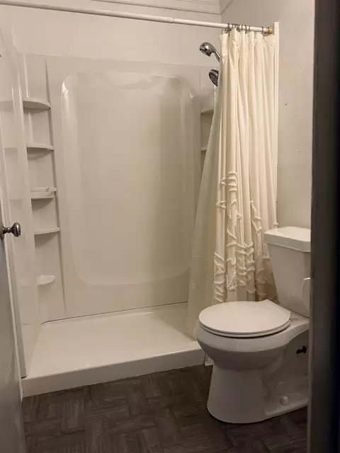 Bath - 704 Isham, Owosso, MI 48867 photo 1 of 2