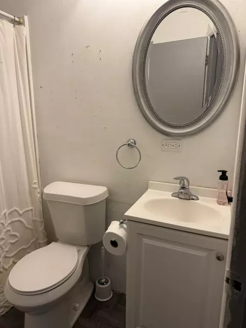 Bath - 704 Isham, Owosso, MI 48867 photo 2 of 2