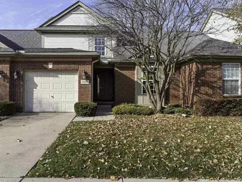 35818 Foxwood #139, Harrison Township, MI 48045