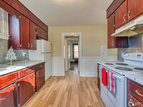 312 Navarre, Monroe, MI 48161 photo 4
