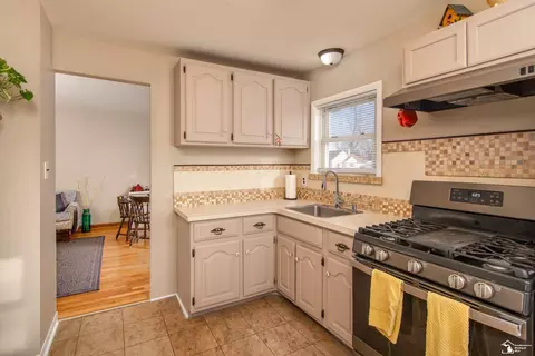 Kitchen - 18082 Ray, Riverview, MI 48193 photo 1 of 2