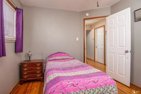 Bedroom - 18082 Ray, Riverview, MI 48193 photo 4 of 6