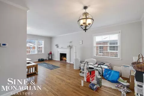 Living - 835 Harcourt, Grosse Pointe Park, MI 48230 photo 10 of 10