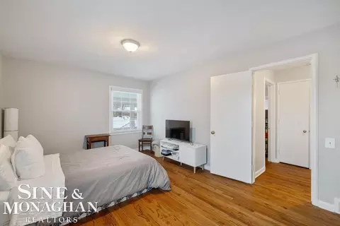 Bedroom - 835 Harcourt, Grosse Pointe Park, MI 48230 photo 6 of 6