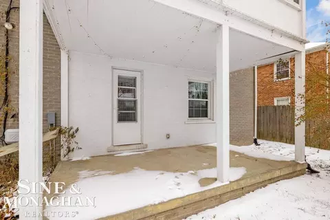 Exterior - 835 Harcourt, Grosse Pointe Park, MI 48230 photo 6 of 8
