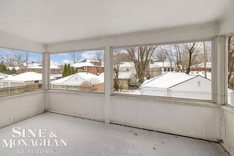 Exterior - 835 Harcourt, Grosse Pointe Park, MI 48230 photo 3 of 8
