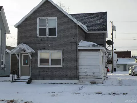 1309 N 1st, Escanaba, MI 49829