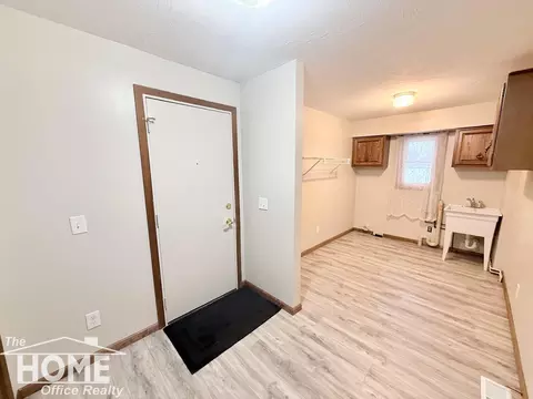 Entry Way - 2401 W Beard, Perry, MI 48872 photo 1 of 1