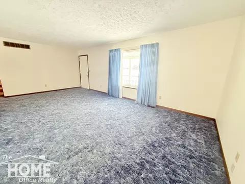 Living - 2401 W Beard, Perry, MI 48872 photo 2 of 3